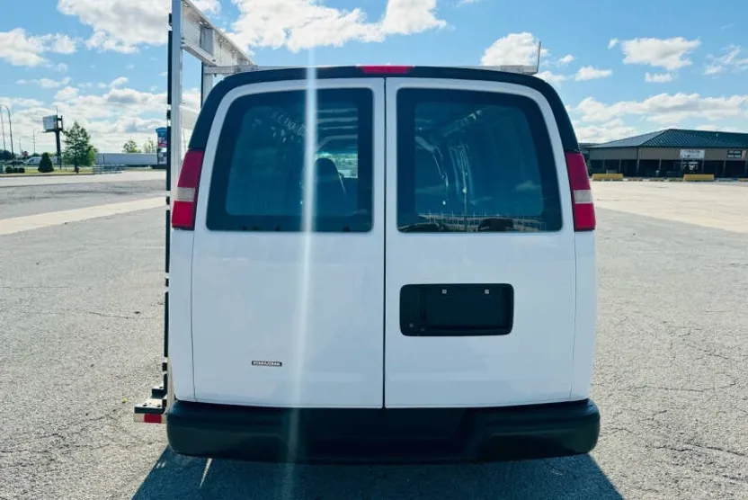2014 Chevrolet Express 2500 Cargo Van photo 1