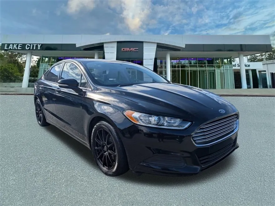 2016 Ford Fusion SE photo 1