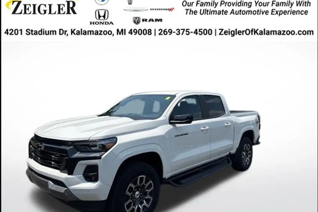 2023 Chevrolet Colorado Z71 photo 1