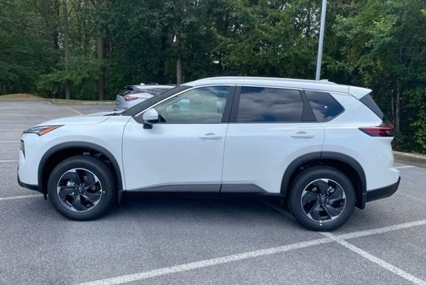 2026 Nissan Rogue SV photo 1