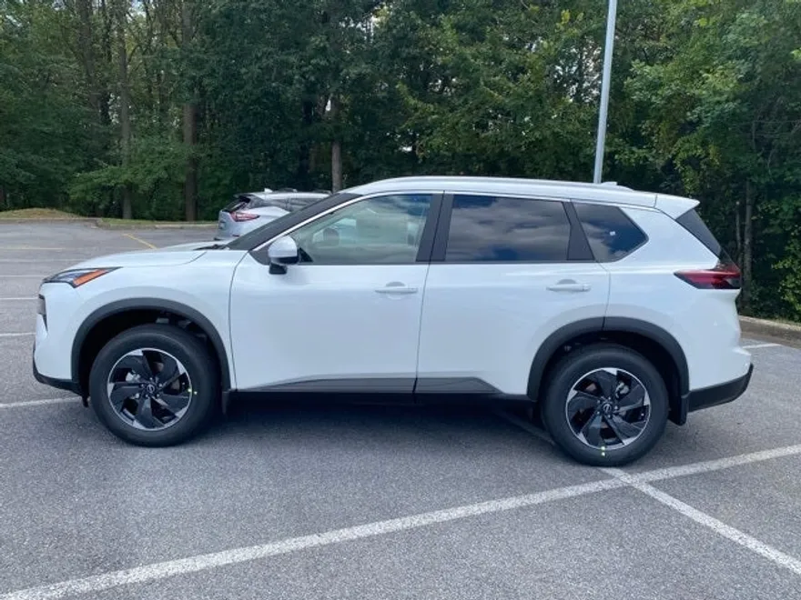 2026 Nissan Rogue SV photo 1
