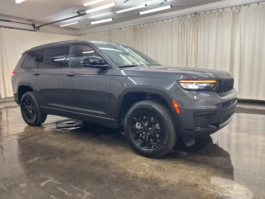 2025 Jeep Grand Cherokee Altitude X photo 1