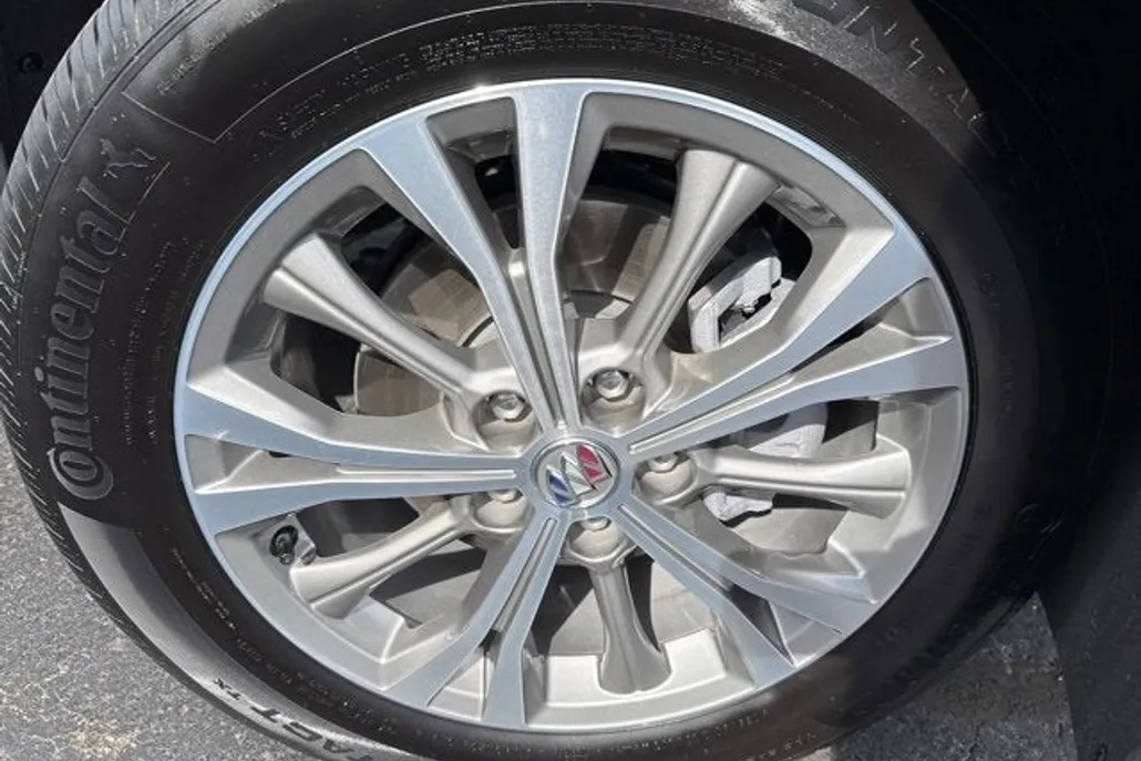 2023 Buick Envision Preferred photo 1