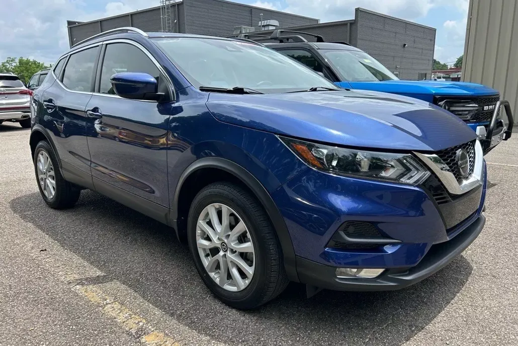 2022 Nissan Rogue Sport SV photo 1
