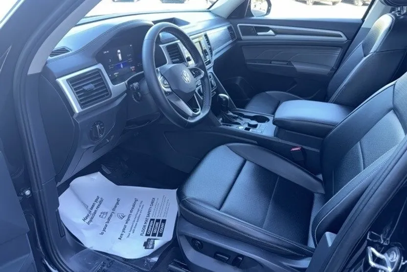 2022 Volkswagen Atlas SE photo 1