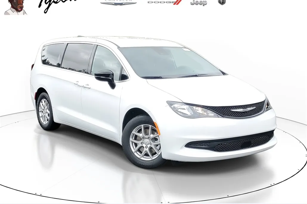 2026 Chrysler Voyager LX photo 1