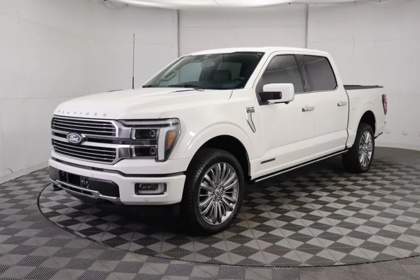 2024 Ford F-150 Platinum photo 1
