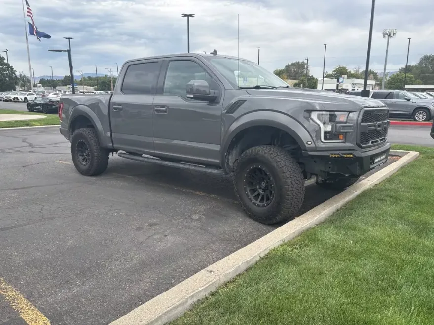 2020 Ford F-150 Raptor photo 1