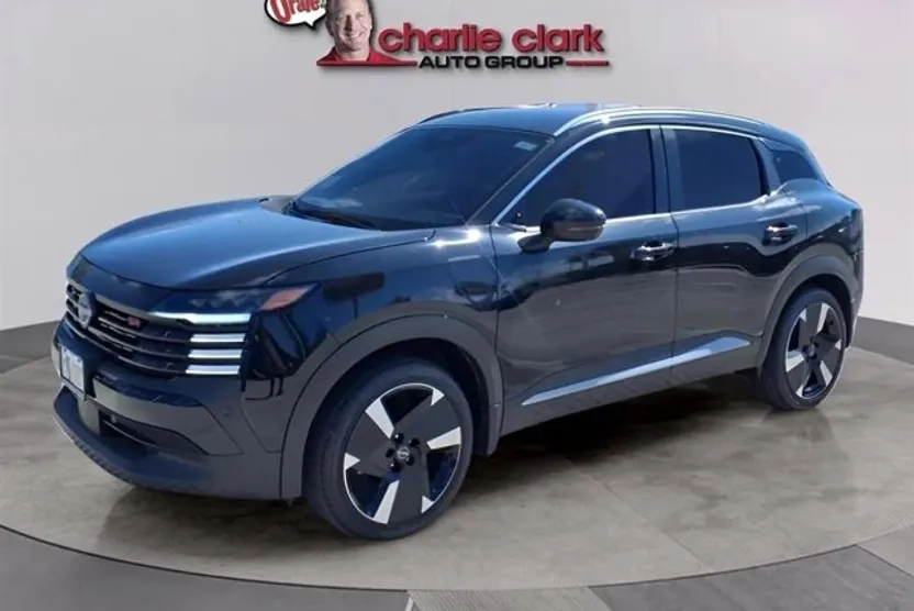 2025 Nissan Kicks SR photo 1