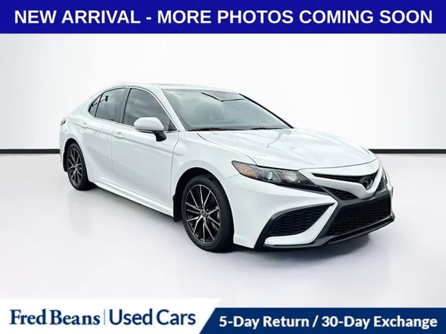 2023 Toyota Camry SE photo 1