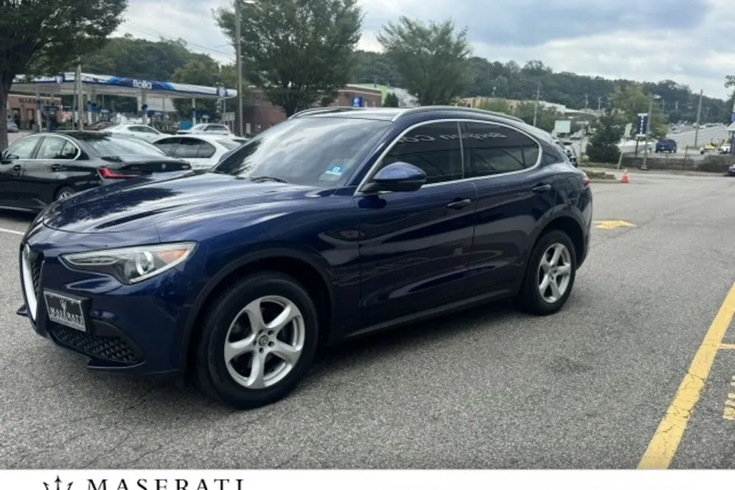 2018 Alfa Romeo Stelvio Q4 photo 1