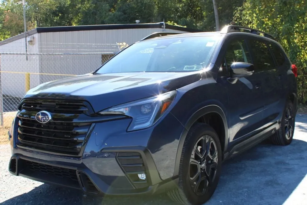 2025 Subaru Ascent Onyx Edition photo 1