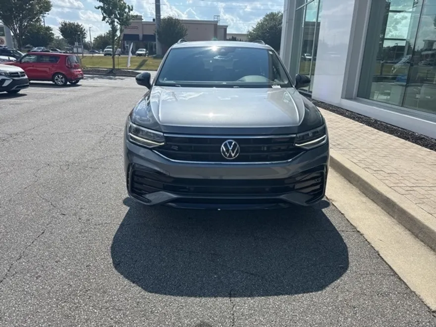 2022 Volkswagen Tiguan SE R-Line Black photo 1
