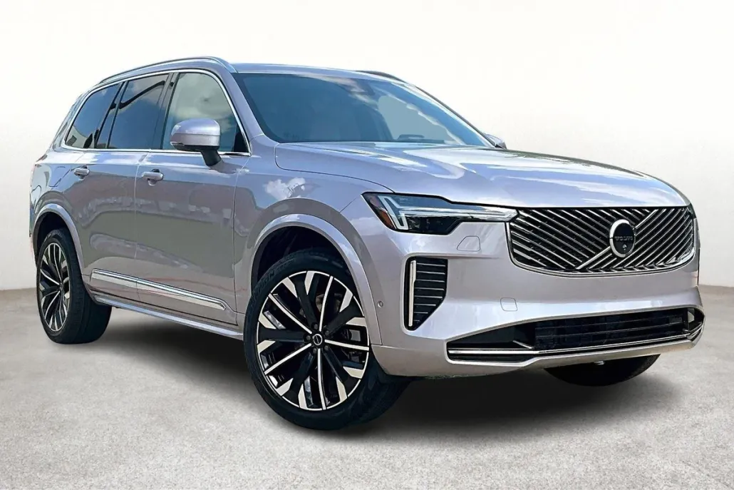 2026 Volvo XC90 B5 Plus photo 1