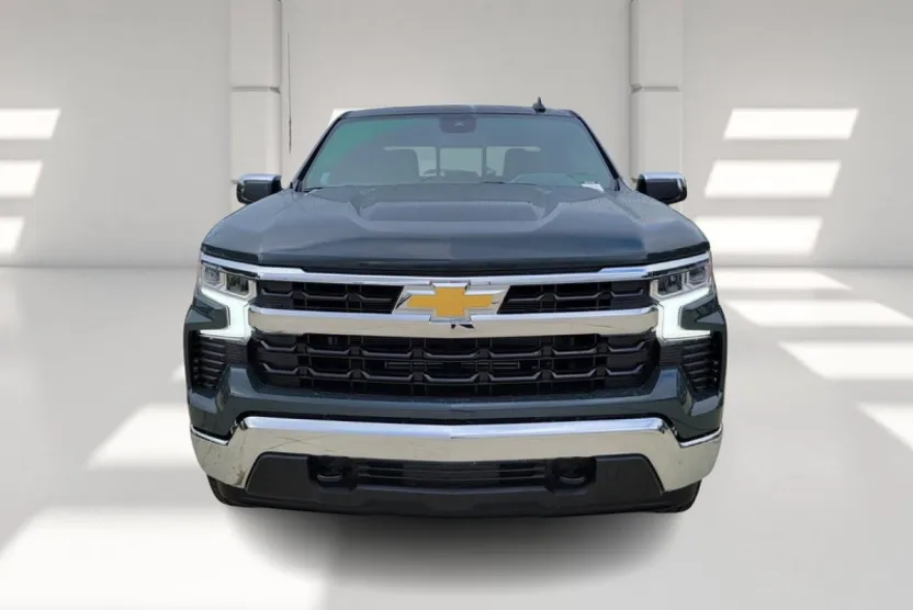 2026 Chevrolet Silverado 1500 LT photo 1