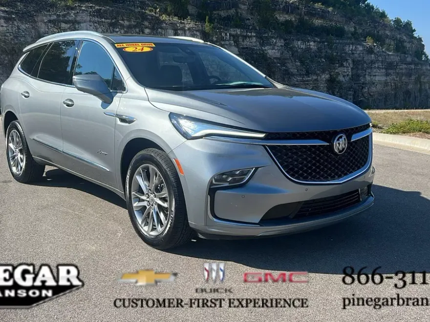 2024 Buick Enclave Avenir photo 1
