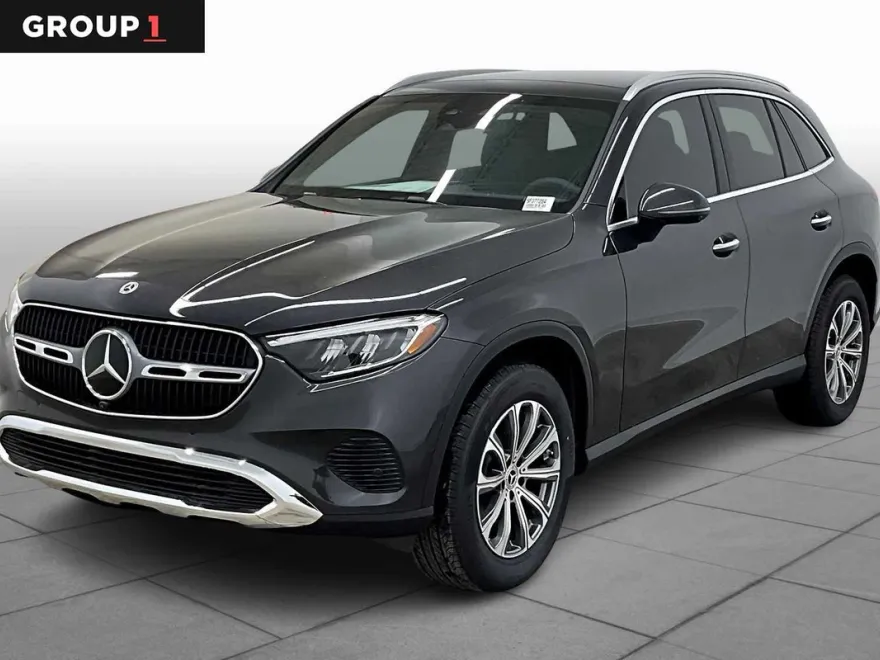 2025 Mercedes Benz GLC 300 photo 1
