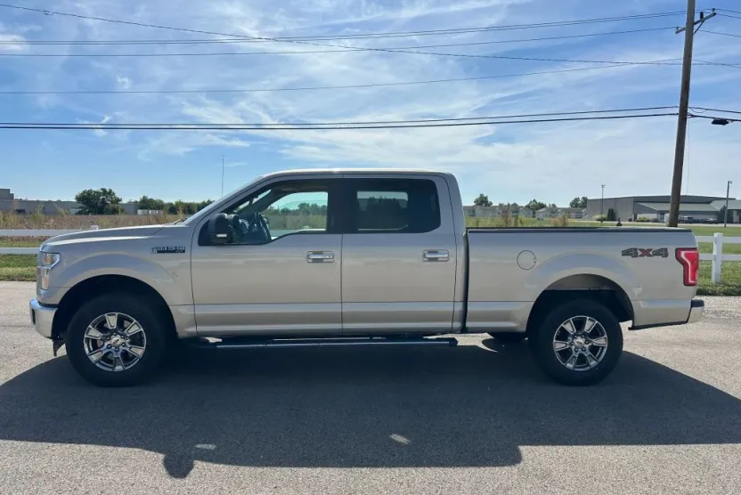 2017 Ford F-150 photo 1