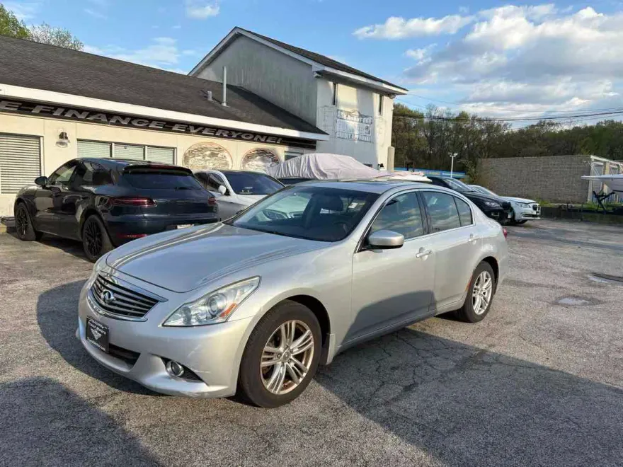 2011 Infiniti G25 photo 1