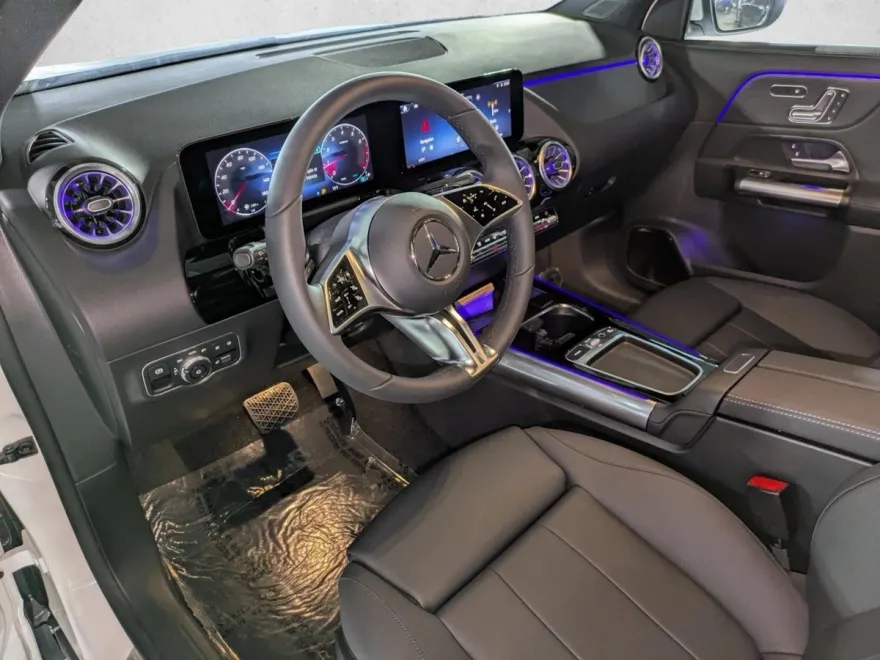 2026 Mercedes Benz GLA 250 photo 1
