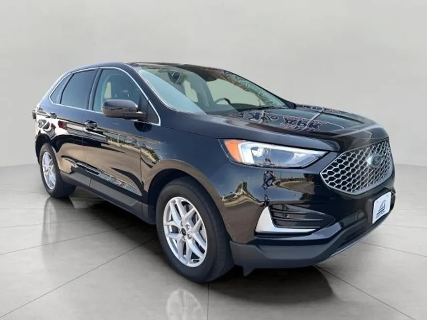 2024 Ford Edge SEL photo 1