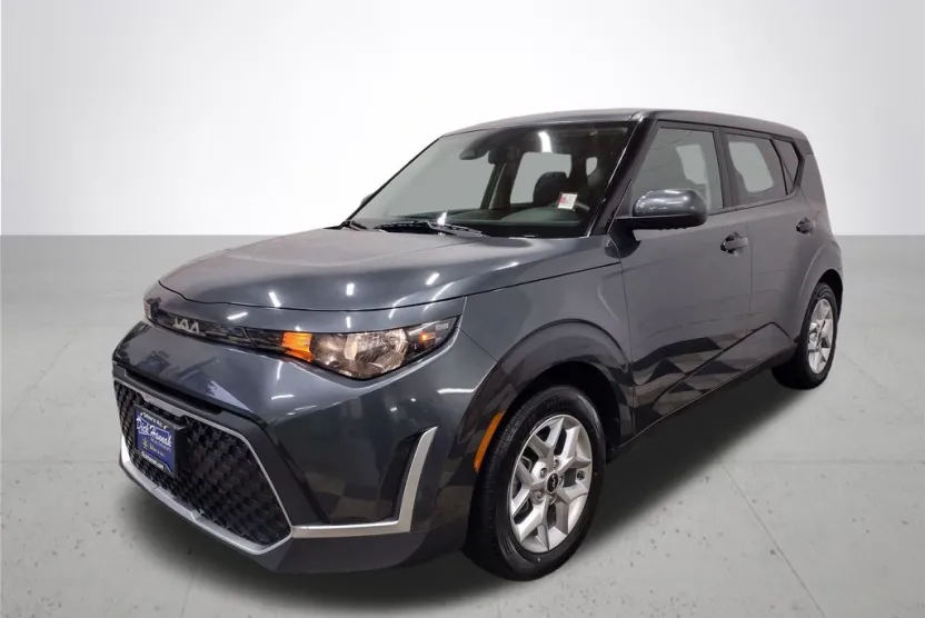 2023 Kia Soul LX photo 1