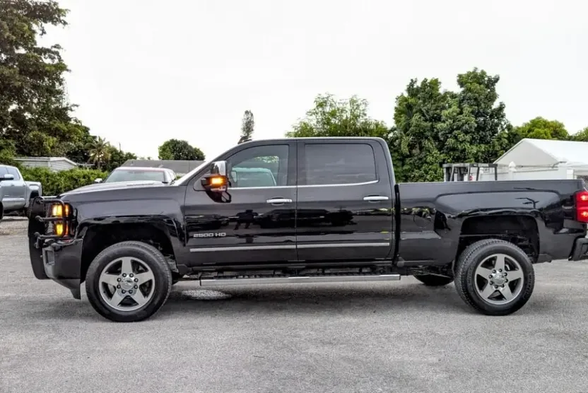 2019 Chevrolet Silverado 2500HD LTZ photo 1
