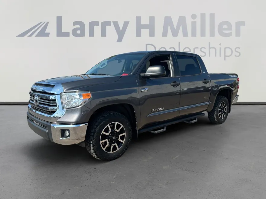 2017 Toyota Tundra SR5 photo 1