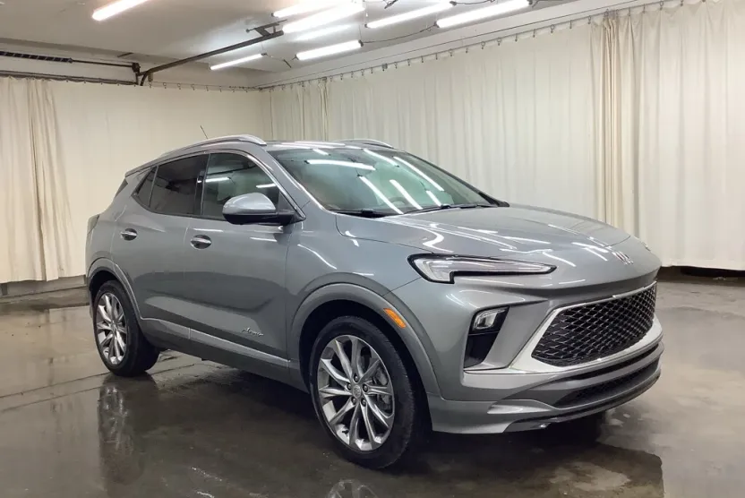 2024 Buick Encore GX Avenir photo 1