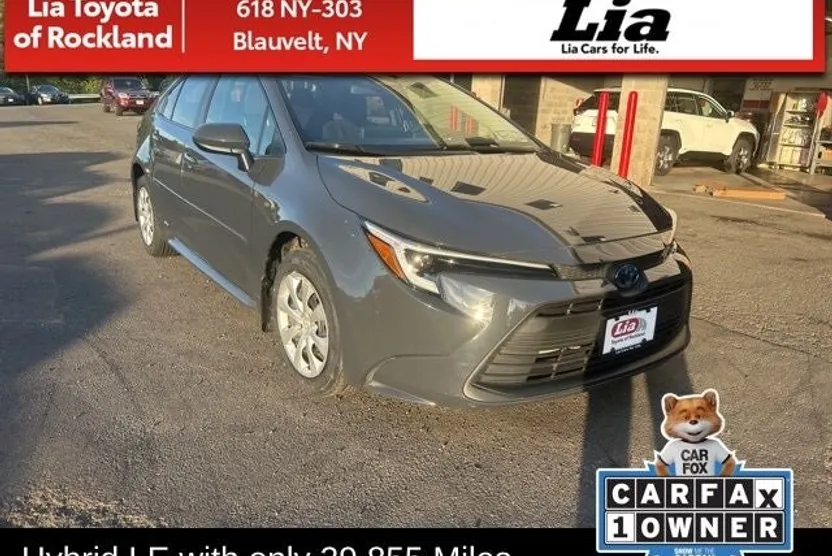 2023 Toyota Corolla Hybrid LE photo 1