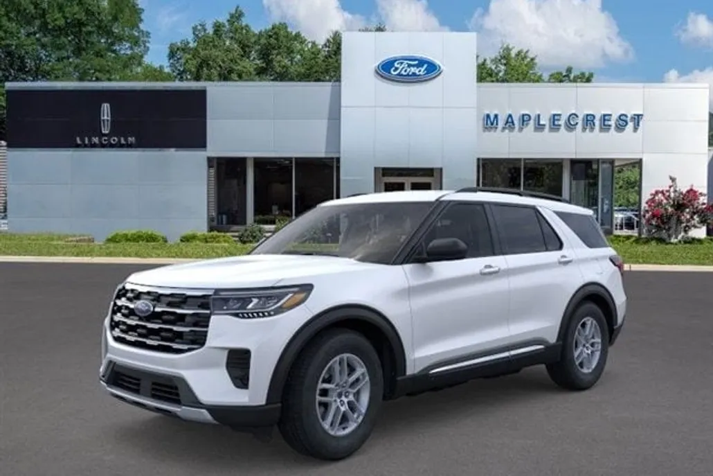 2025 Ford Explorer photo 1