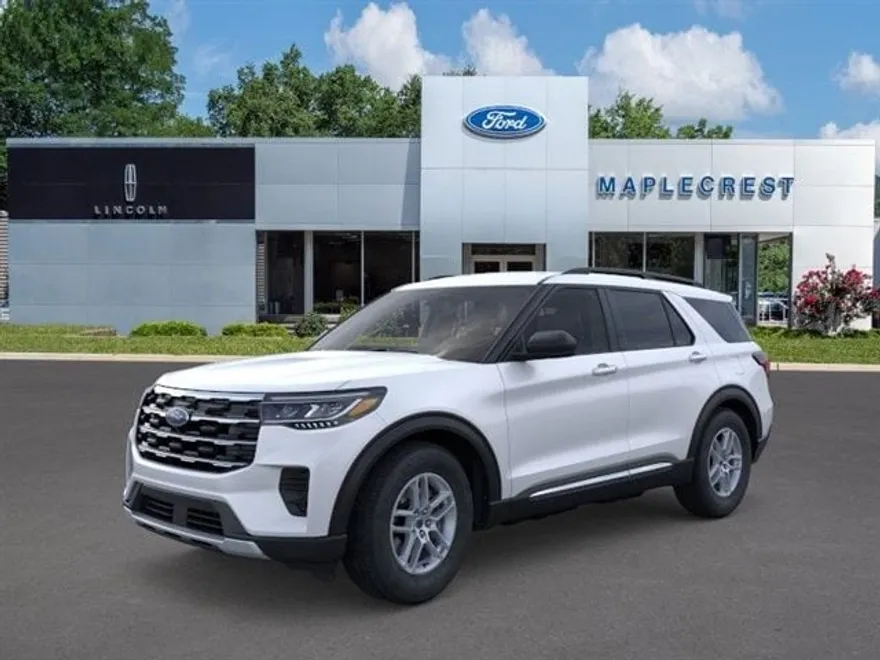 2025 Ford Explorer photo 1