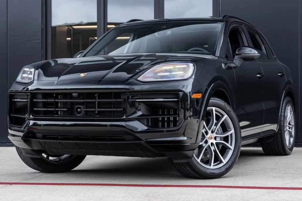 2025 Porsche Cayenne photo 1