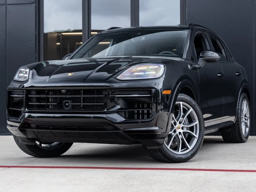 2025 Porsche Cayenne photo 1