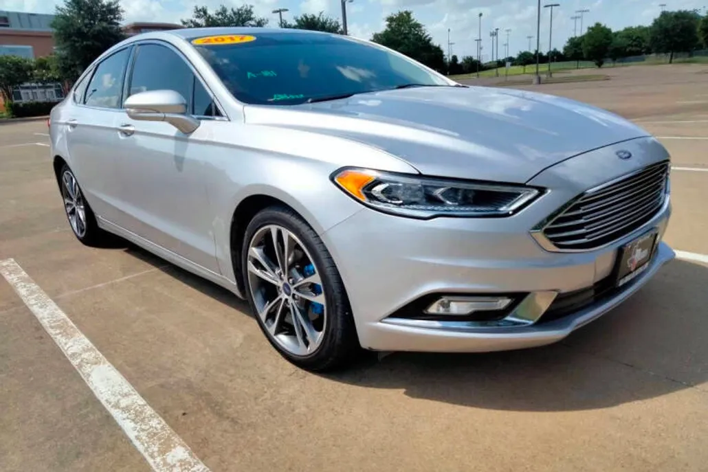 2017 Ford Fusion Titanium photo 1