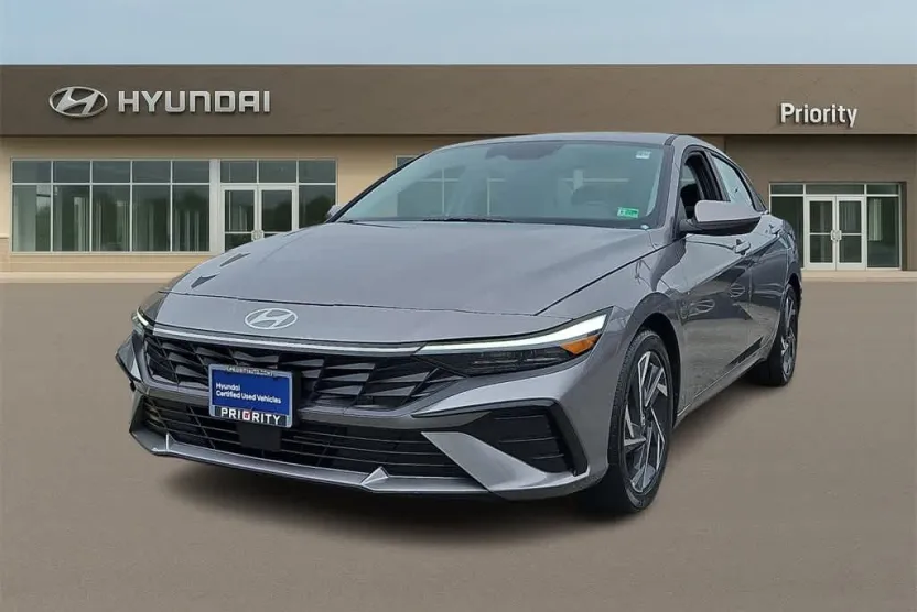 2024 Hyundai Elantra SEL Convenience photo 1