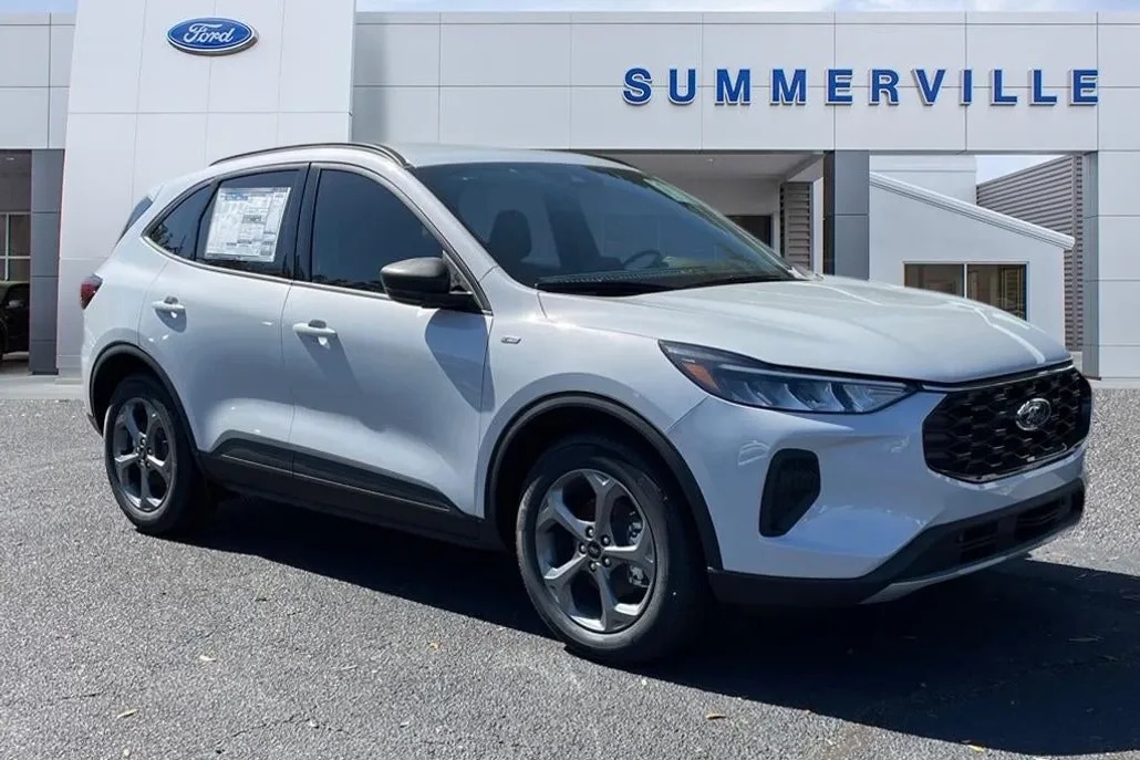 2025 Ford Escape ST-Line photo 1