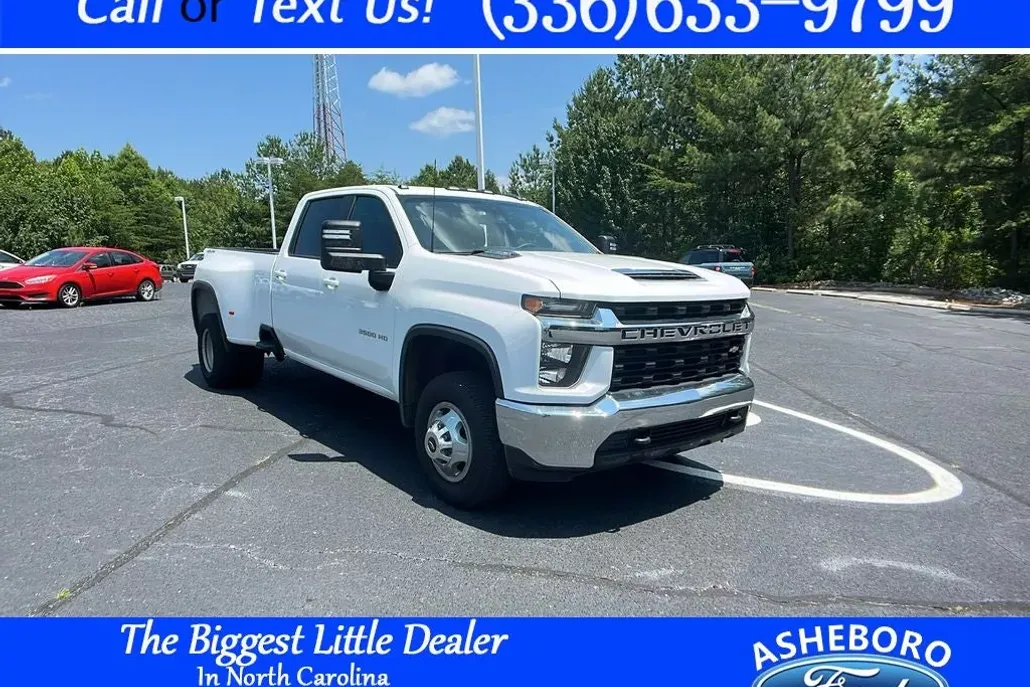 2023 Chevrolet Silverado 3500HD LT photo 1