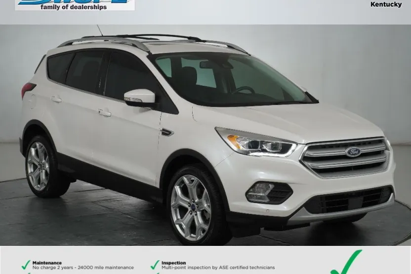2019 Ford Escape Titanium photo 1