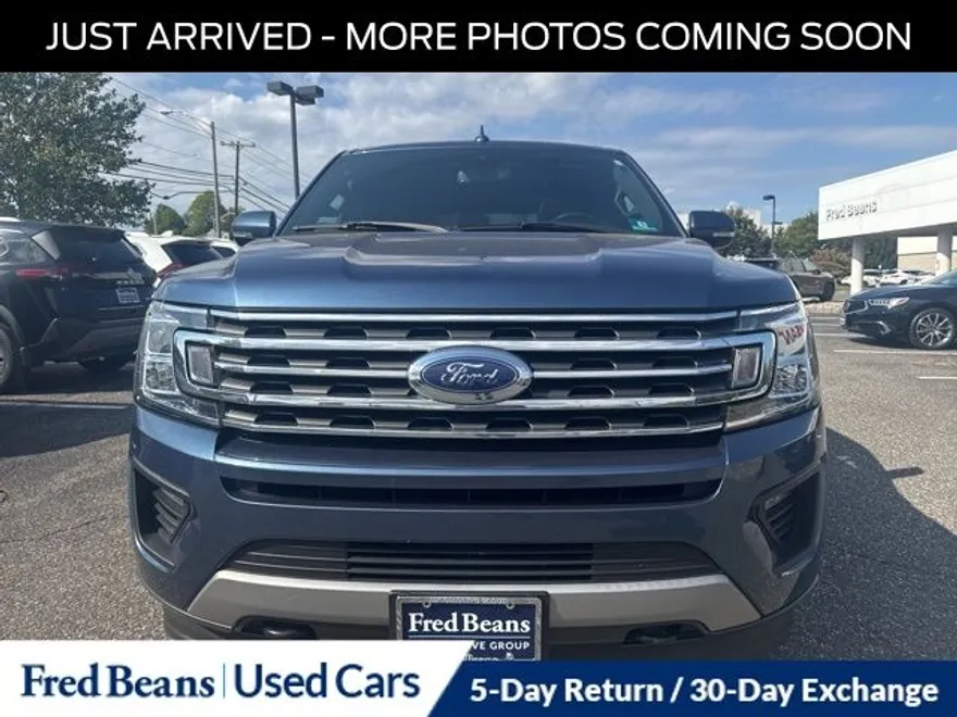 2020 Ford Expedition XLT photo 1