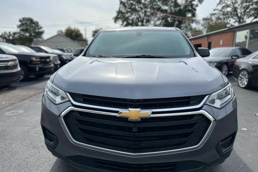 2019 Chevrolet Traverse LS photo 1