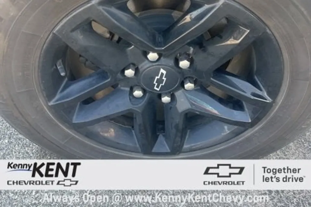 2022 Chevrolet Silverado 1500 Custom Trail Boss photo 1
