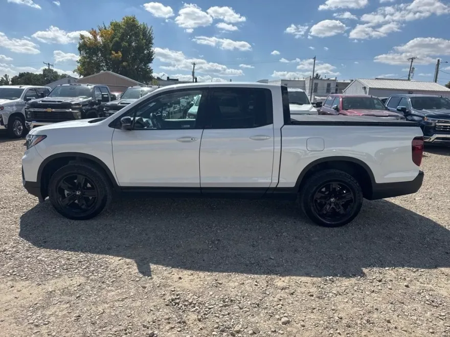 2023 Honda Ridgeline Black Edition photo 1