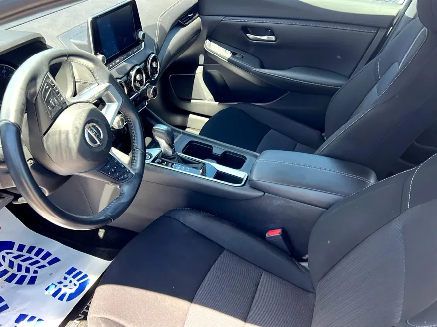 2022 Nissan Sentra SV photo 13