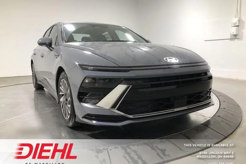 2025 Hyundai Sonata Hybrid SEL photo 1