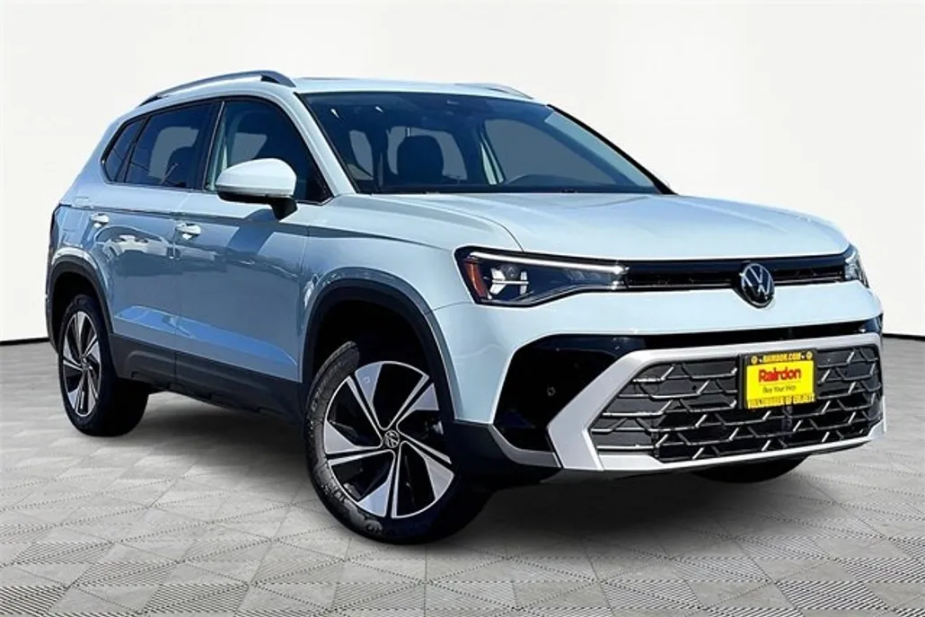 2025 Volkswagen Taos SE photo 1