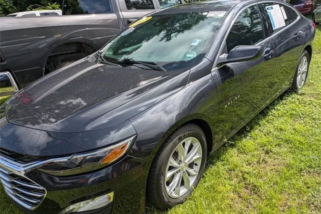 2023 Chevrolet Malibu 1LT photo 1