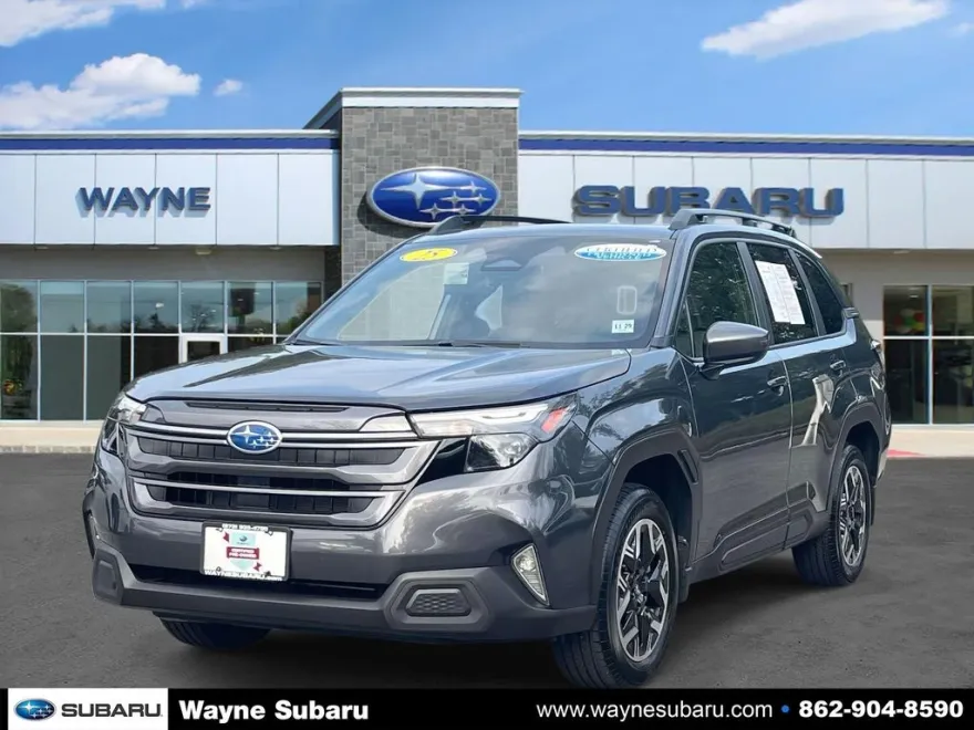 2025 Subaru Forester Premium Base photo 1