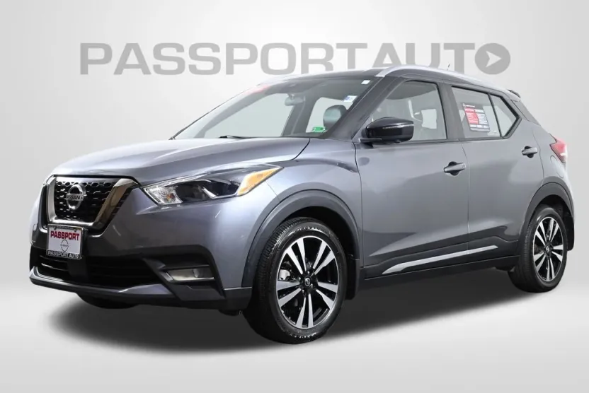 2020 Nissan Kicks SR photo 1