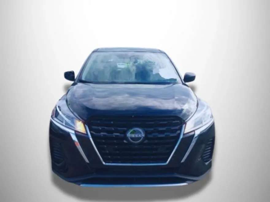 2023 Nissan Kicks S photo 1